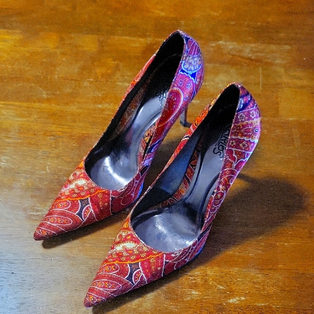 Stylish Red Paisley Heels